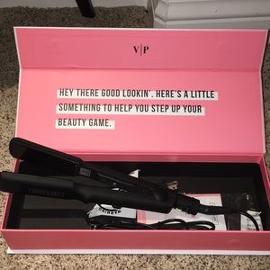 Vanity planet vibrating flat iron